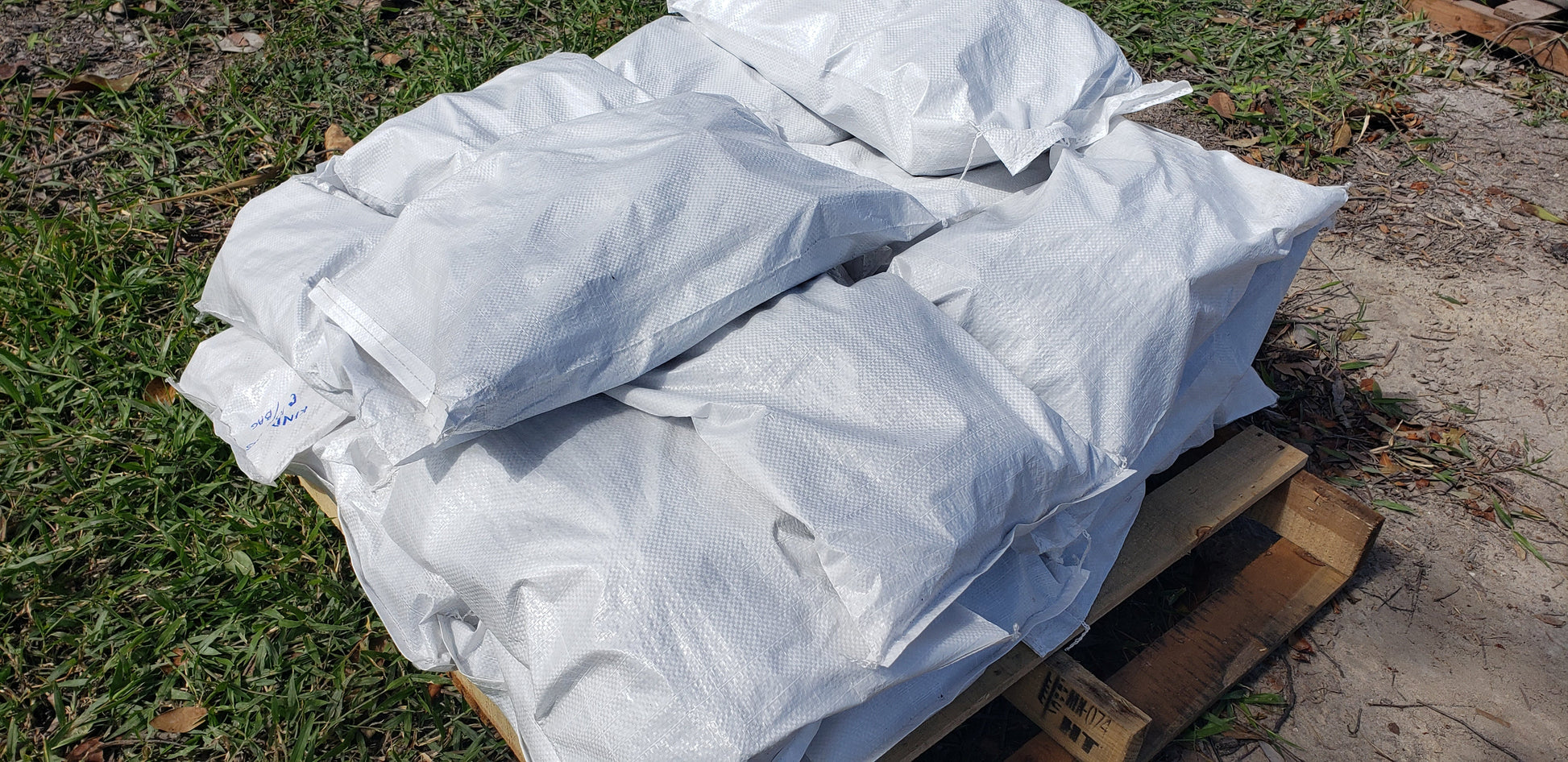 White Mason Sand (Fine) - Smart Choice Premium Mason Sand meticulously