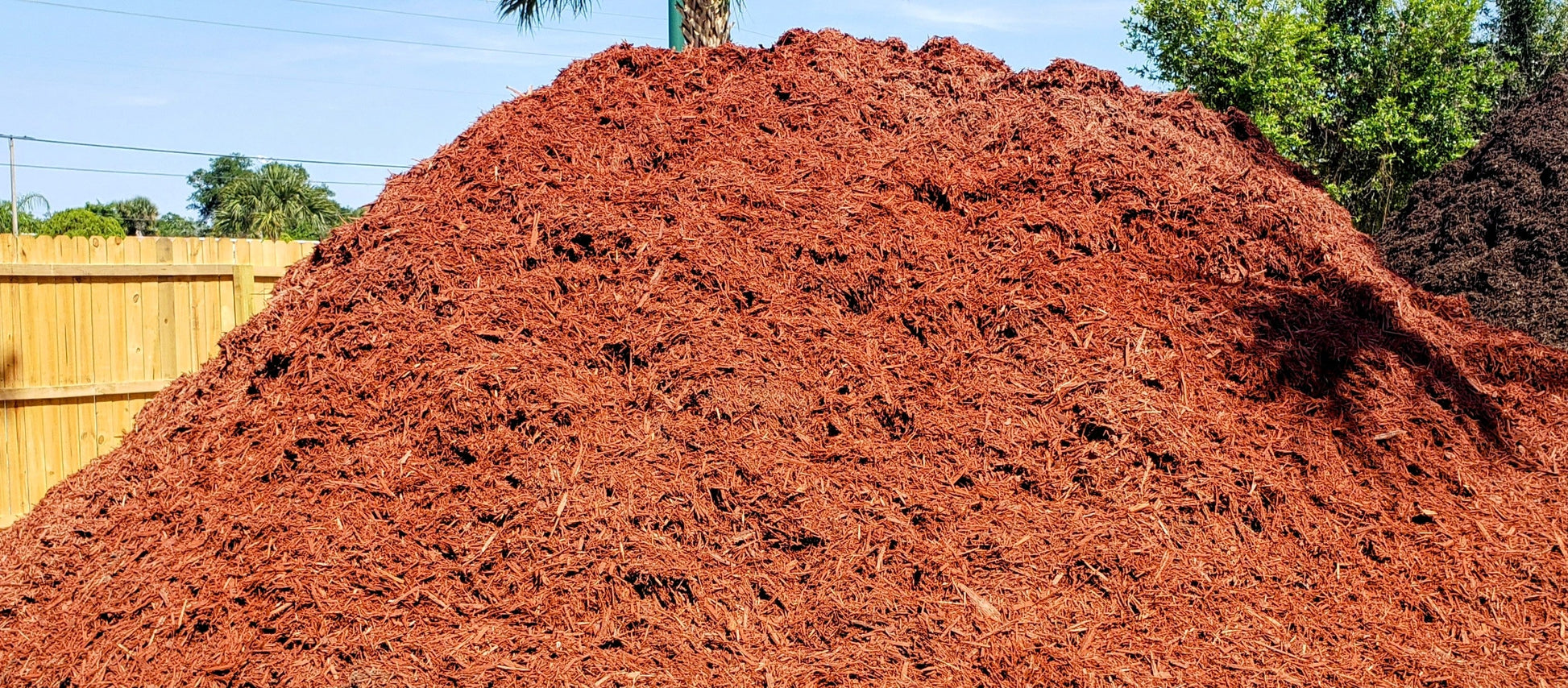 Red Mulch - Smart Choice Premium Southern Pine red colored mulch and s